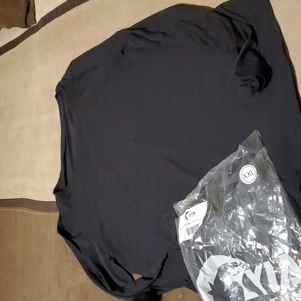 Zyia black subtle stripe long sleeve tee